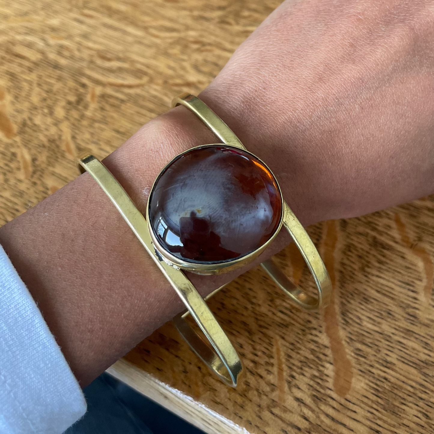 Armband met bruine steen