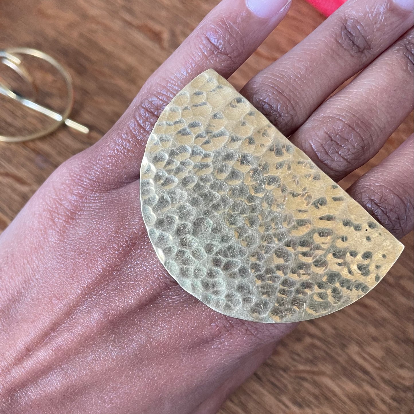 Ring met halfrond blad