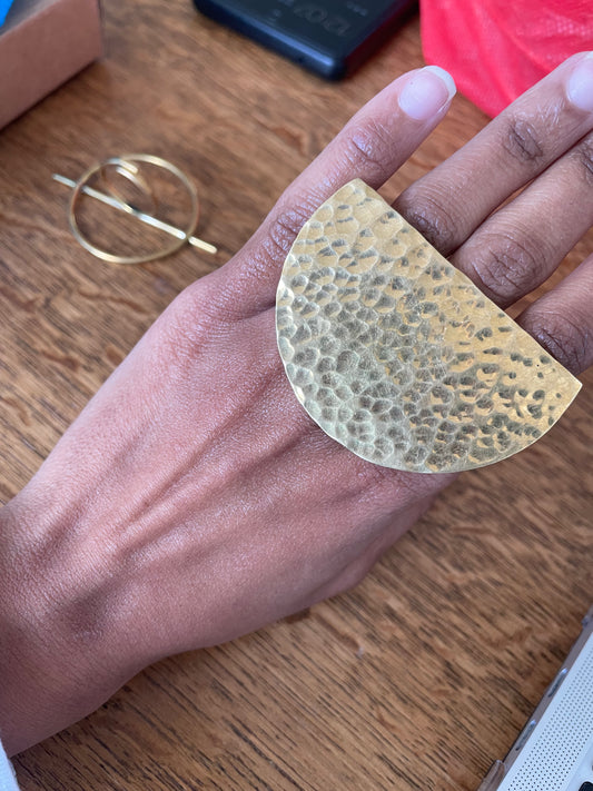 ring met halfrond blad