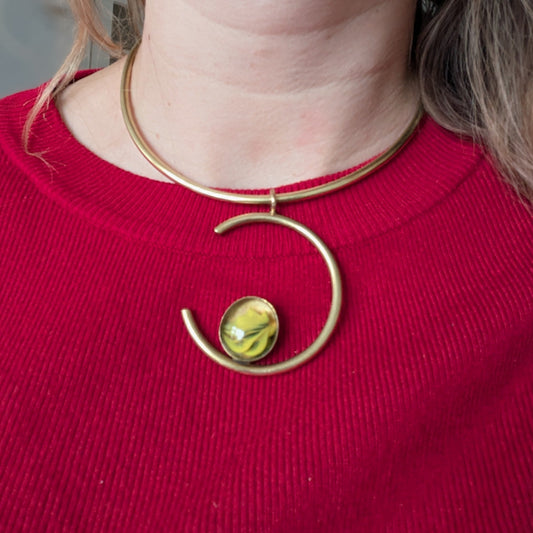 Halsketting gele steen