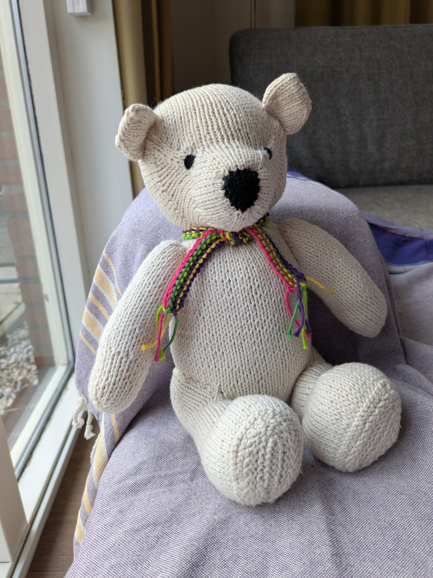 Knuffel beer zittend